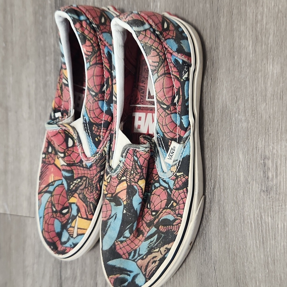 Vans Marvel Spider-Man Graphic Slip-Ons Mens 7 Womens 8.5 - Picture 2 of 10